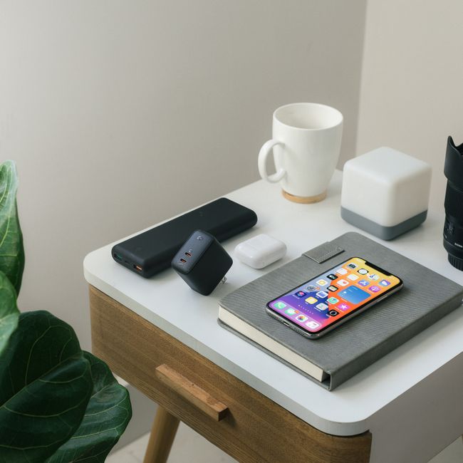 Univerzalni potovalni adapter s USB-C